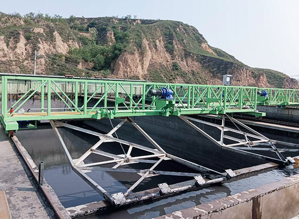 博宇環保-桁車式提耙刮泥機.jpg 博宇環保-桁車式提耙刮泥機.jpg